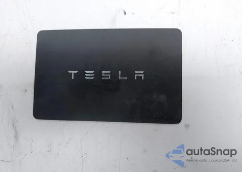 2021 Tesla Model 3 Long Range Dual Motor All-Wheel Drive z USA, uszkodzony, nr VIN 5YJ3E1EB4MF069893